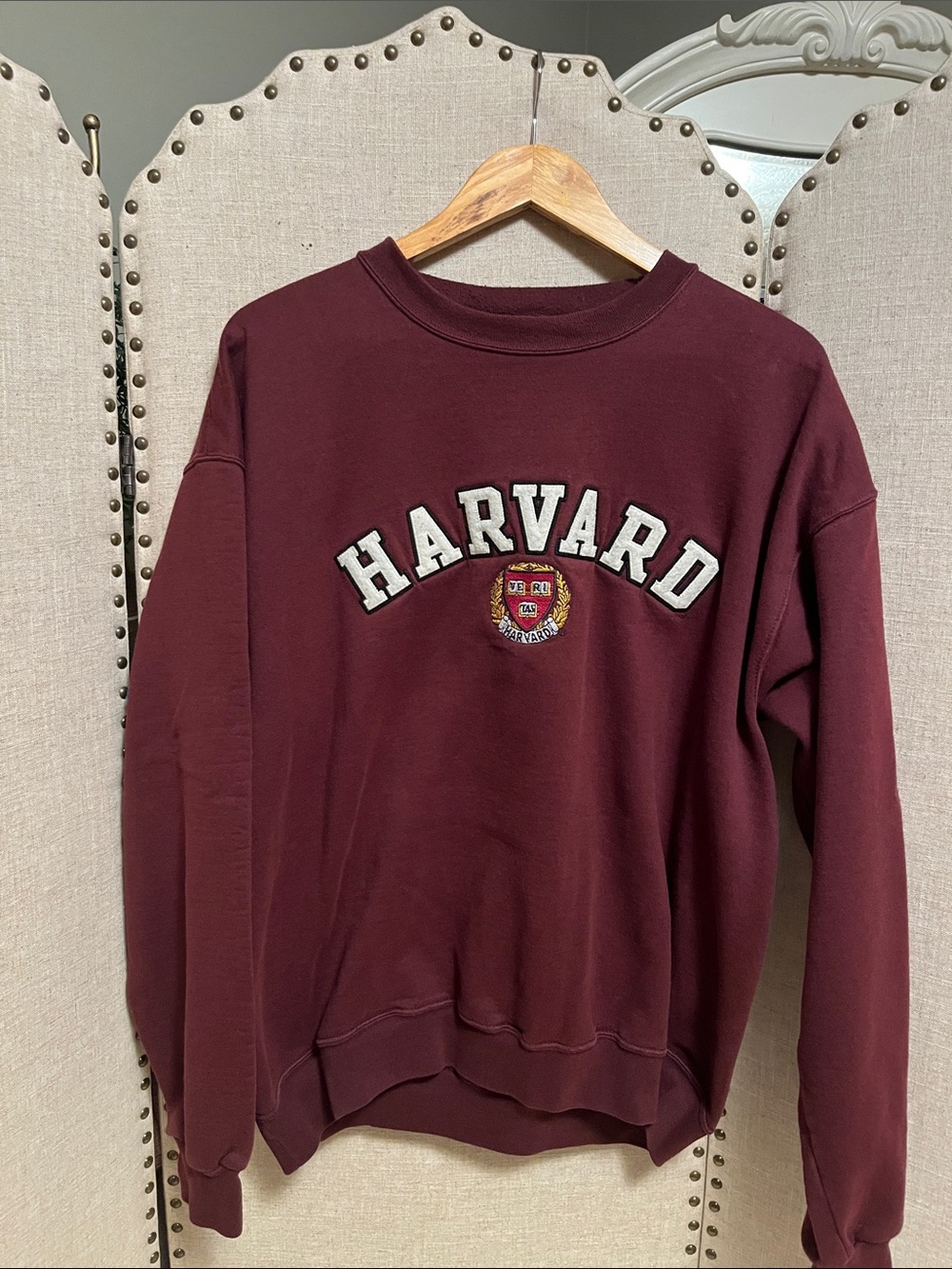 Champion Harvard sweatshirt embroidered size large unisex